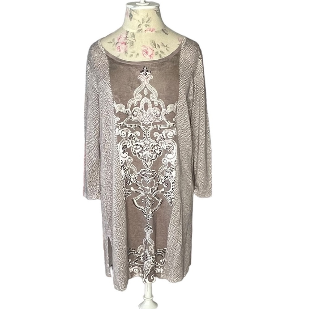 Chicos abstract printed Blouse Long Sleeves Tunic Style Tan White 1 Medium NWT